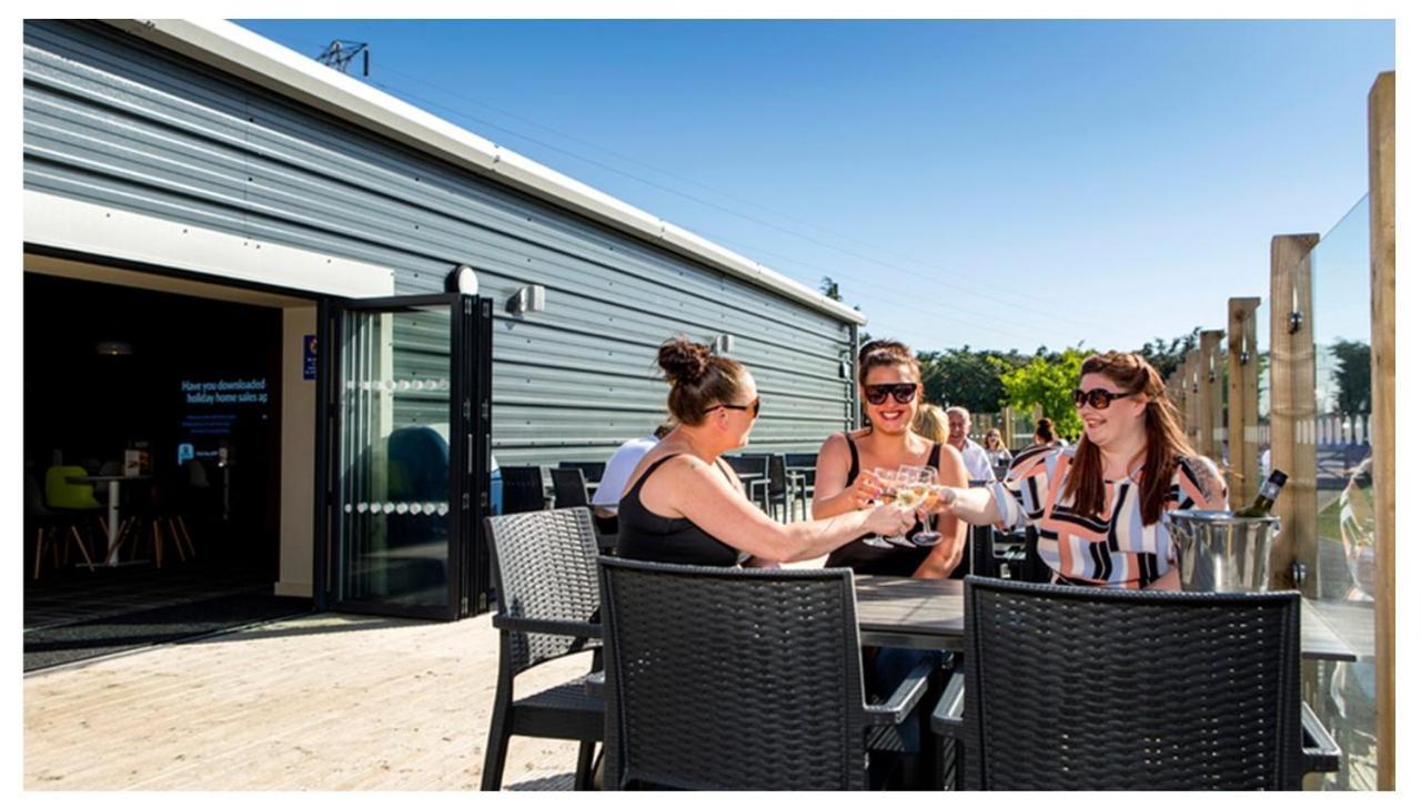 Willow-Static Caravan On Holiday Park Near Margate, Kent Hotel Birchington-on-Sea Eksteriør billede